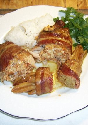 Töltött karaj; lecsós tojással, túróval recept fotója