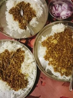 काली दाल चावल (kali dal chawal recipe in Hindi) रेसिपी मुख्य फोटो