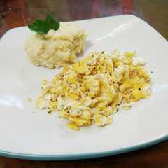 รูปของ Scramble egg with mashed potato
