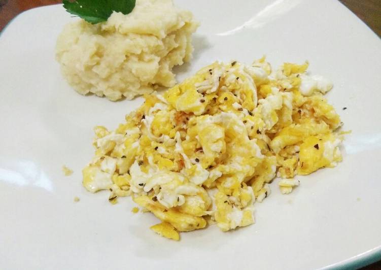 Cara Memasak Scramble egg with mashed potato Anti Ribet!