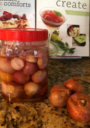 Hình của món Hành nén ngâm dấm.
