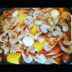 A picture of Winter Shrimp Crab Boil.