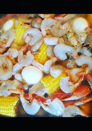 A picture of Winter Shrimp Crab Boil.