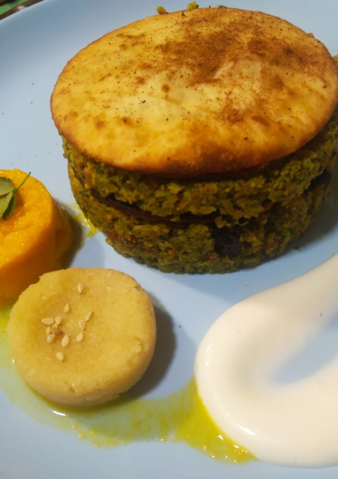 Una foto de Pastelillo de brócoli con verduras, frutos secos y Ali olis