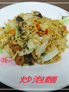 炒泡麵(簡單料理) 的食譜成品照片