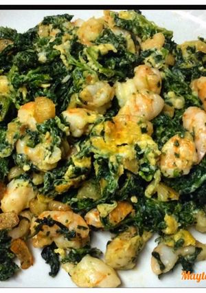 Foto principal de Revuelto de langostinos con acelgas congeladas