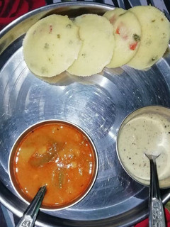 A picture of Idli sambar.