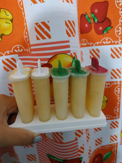 Una foto de Helado de Mango y Ananá