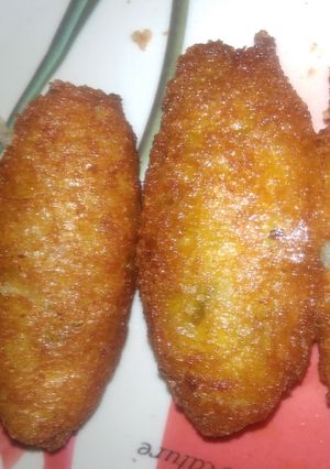 क्रिस्पी ब्रेड रोल (Crispy bread roll recipe in hindi) रेसिपी मुख्य फोटो