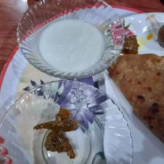 A picture of Daal k parathay.