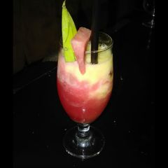 A picture of Pineapple Blast.
