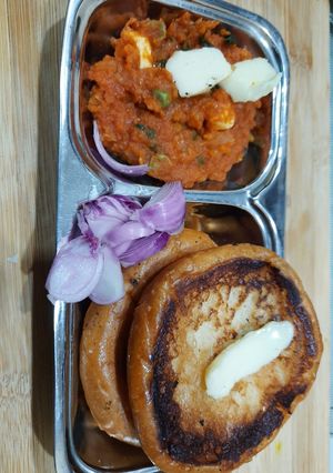A picture of Pav bhaji.