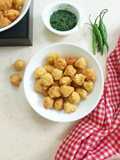 LowFat Delhi's Speciality Ram Ladoo & Spicy Green Chutney