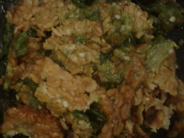 Langkah Gampang Membuat Resep Tempe penyet sambel ijo yang  Bikin Ketagihan Anti Ribet, Sempurna