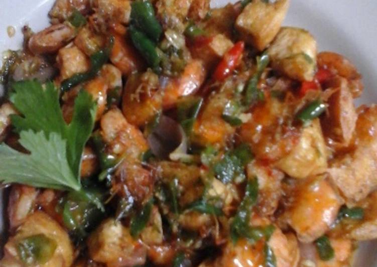 Bahan meracik Udang sambalado ijo (simple+nagih) yang enak