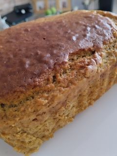 Una foto de Pan de plátano y crema de leche🍌🍞🥛