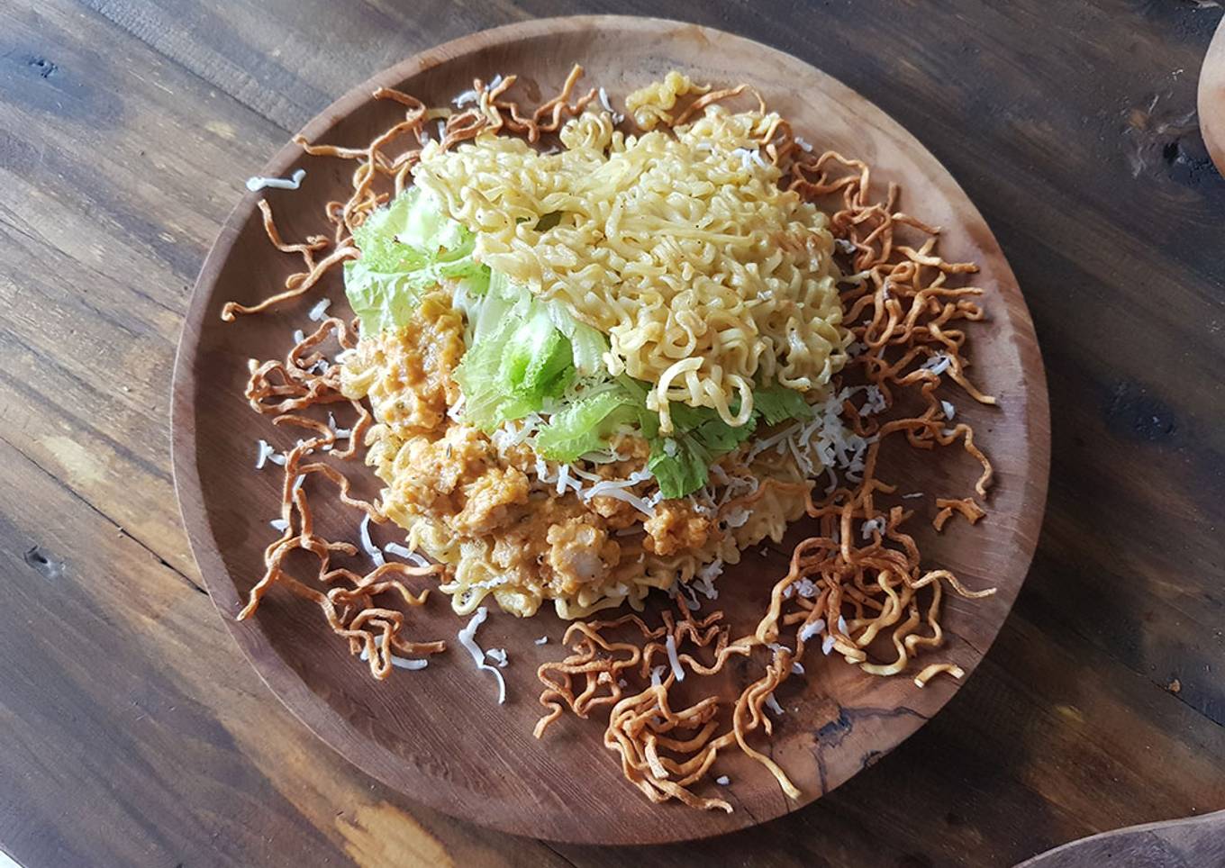 Burger Mie Ikan Tenggiri