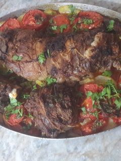 صورة لوصفة فخذ خروف محشي محمّر💞