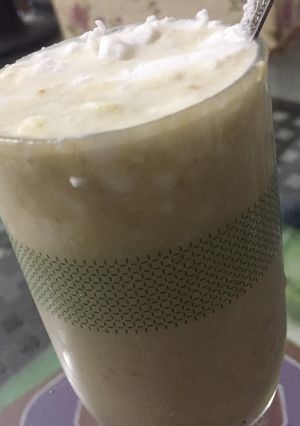 બદામ અંજીર શેક ઇન કોકોનટ મિલ્ક (Badam Anjeer Shake In Coconut Milk Recipe In Gujarati) રેસીપી મુખ્ય ફોટો