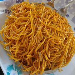 A picture of Noodles.