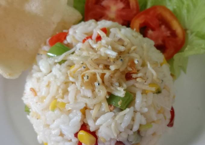 Ini dia! Bagaimana cara membuat Nasi goreng teri medan yang spesial