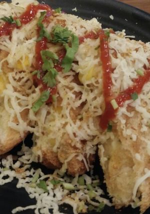 A picture of Cheese corn sandwich.