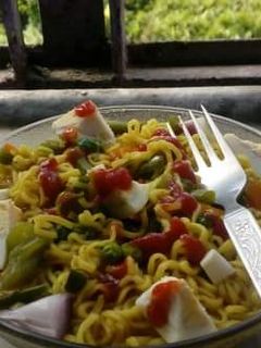 ম্যাগি (maggi Rcp in Bengali) রেসিপির প্রধান ছবি