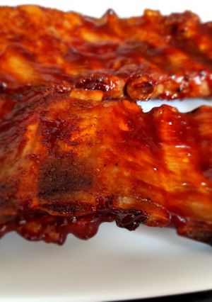 Una foto de 🍽🥩🍗🍖Costillas de cerdo en salsa de bbq 🍽🥩🍗🍖