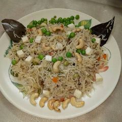 A picture of Navratan veg pulao.