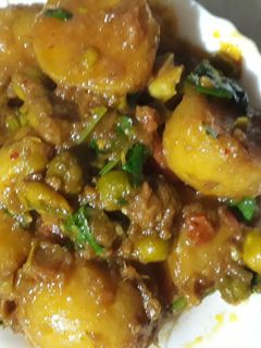 আলু মটর রেসিপির প্রধান ছবি