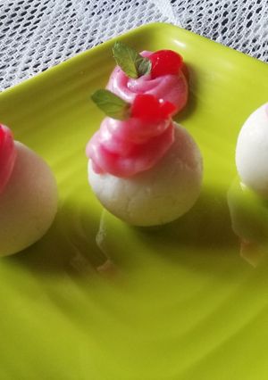 A picture of Rasgulla delight.