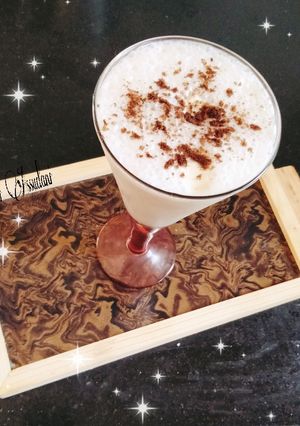 A picture of Banana almonds milkshake.