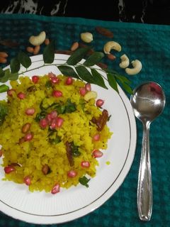 બટાકા પૌવા (Bataka Poha Recipe In Gujarati) રેસીપી મુખ્ય ફોટો