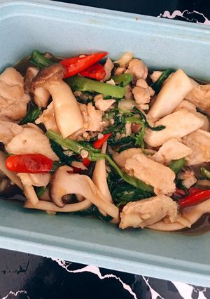 รูปของ ผัดอกไก่