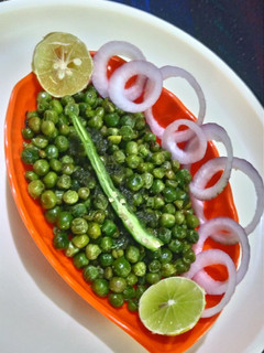मटर चाट (Matar chaat recipe in Hindi) रेसिपी मुख्य फोटो