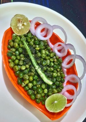 मटर चाट (Matar chaat recipe in Hindi) रेसिपी मुख्य फोटो