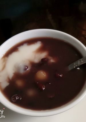 Hình của món Chè đậu đen,nước cốt dừa,trân châu đậu xanh.