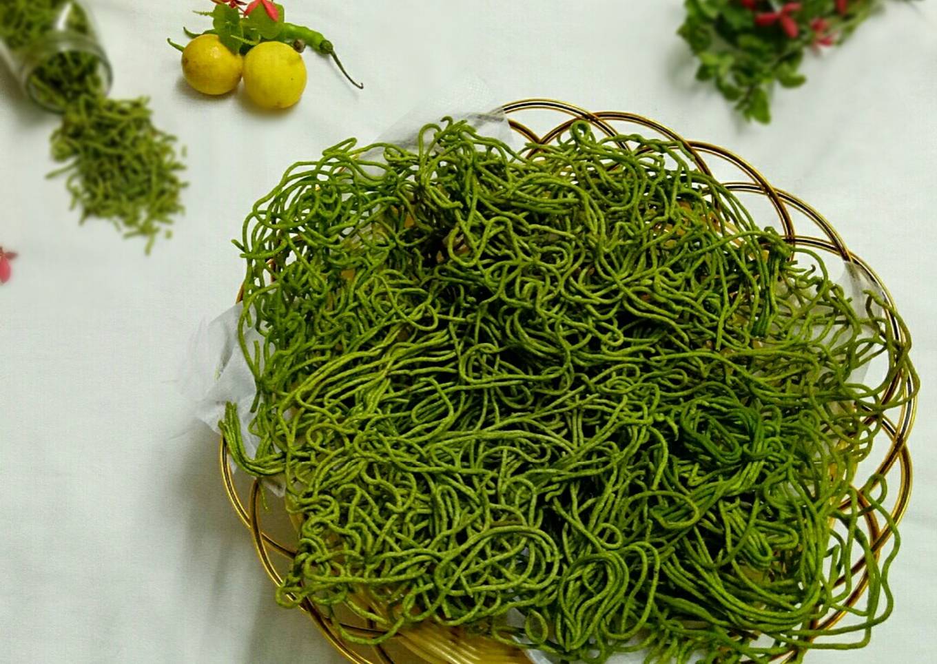 Palak pudhina sev