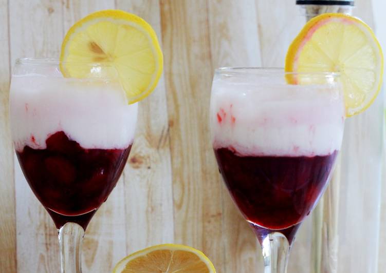 Resep Korean Strawberry Milk yang Bikin Ngiler