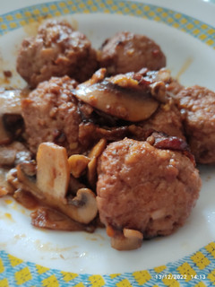 Una foto de Albóndigas con salsa de setas