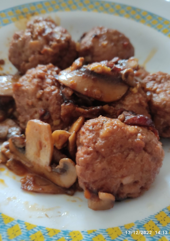 Una foto de Albóndigas con salsa de setas