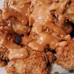 A picture of Thai peanut sauce.