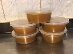 Une photo de Bouillon de crevettes au laurier,algues et pak choï (recette anti gaspi)