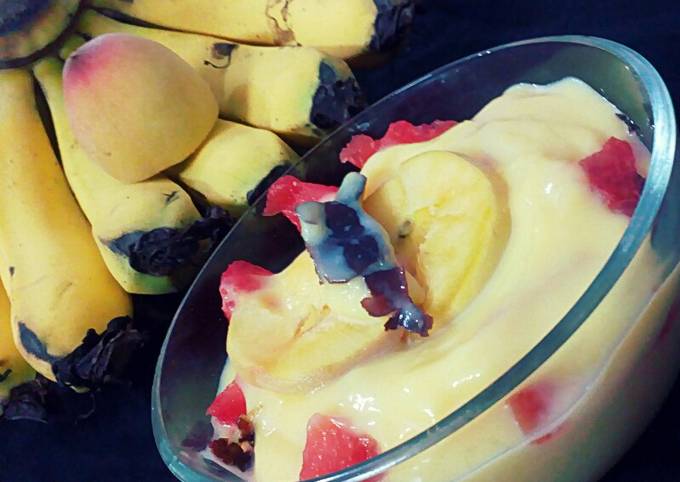 Fruits custard pudding