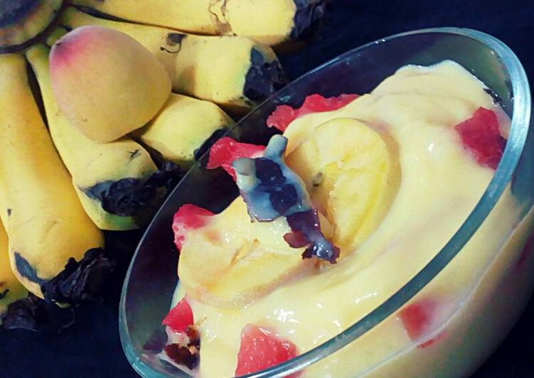 Fruits custard pudding