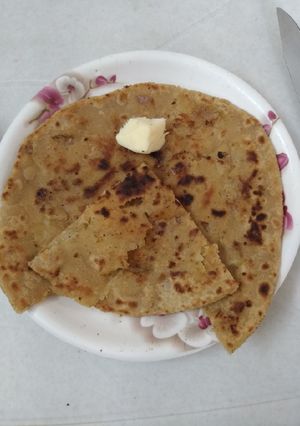 A picture of Potato Cheese Paratha.