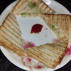 A picture of Potato veg sandwich.