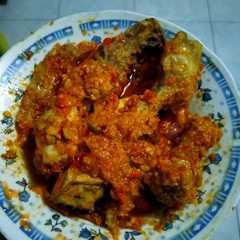 A picture of Ayam Balado.