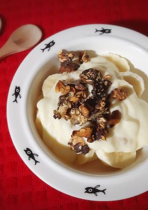Une photo de Yaourt banane granola 🍴