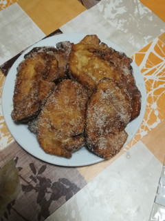 Una foto de Torrijas con aroma de manzana